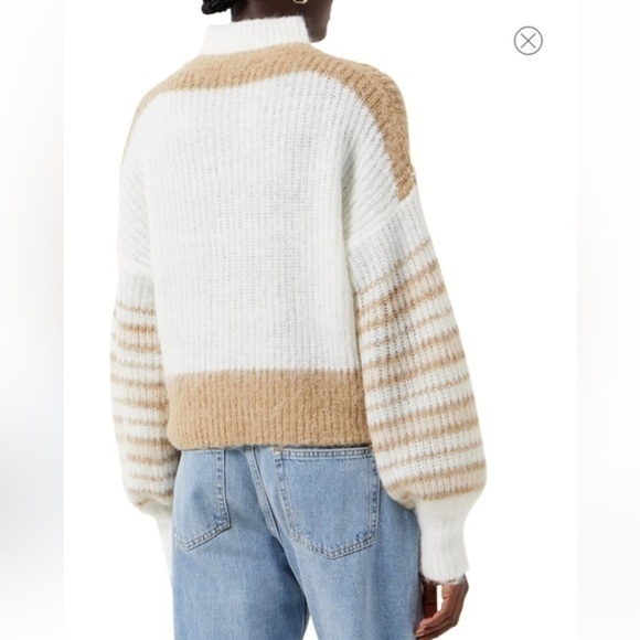 French Connection Winter White Oatmeal Cropped Bell Sleeve Sweater Size Large . - Picture 2 of 5